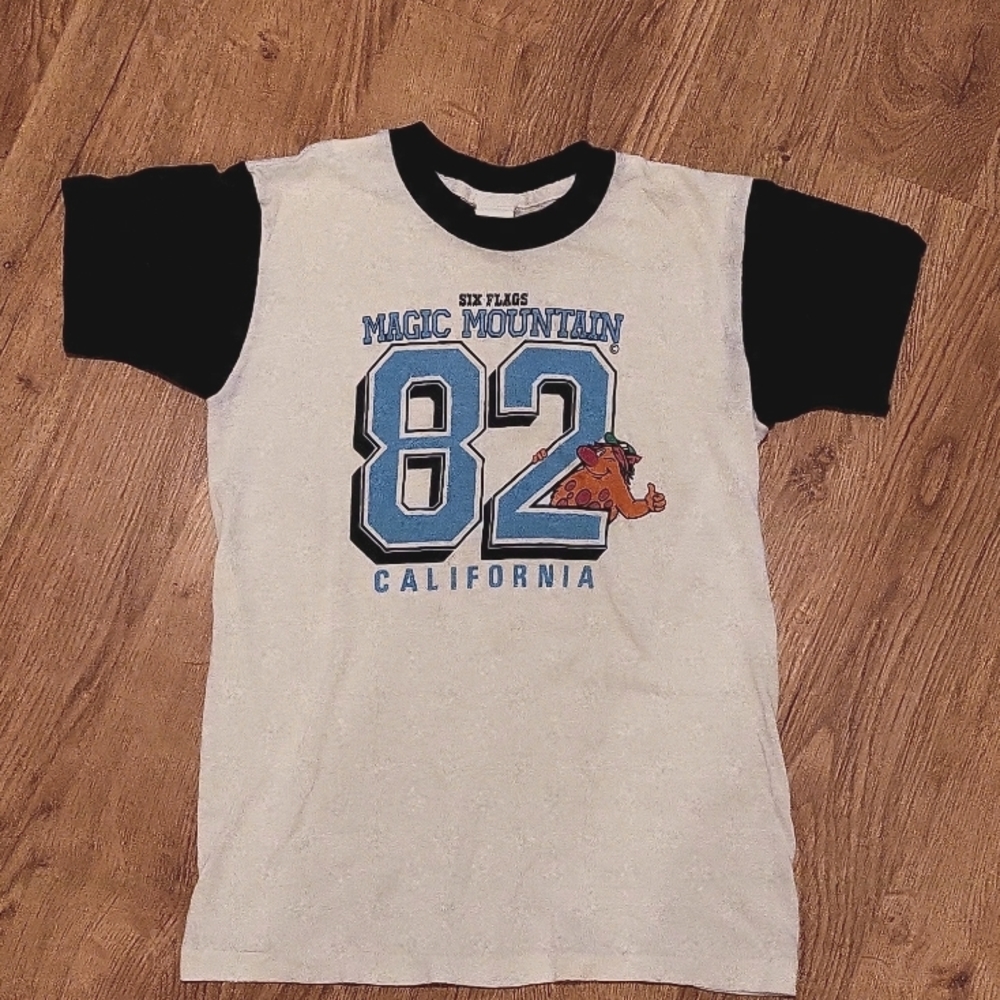 Six Flags Magic Mountain shirt white/blue kids Large